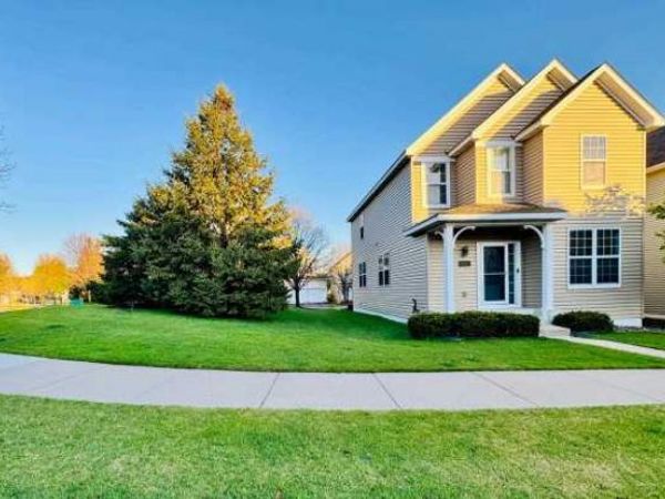 10165 Indigo Drive, Eden Prairie, MN 55347