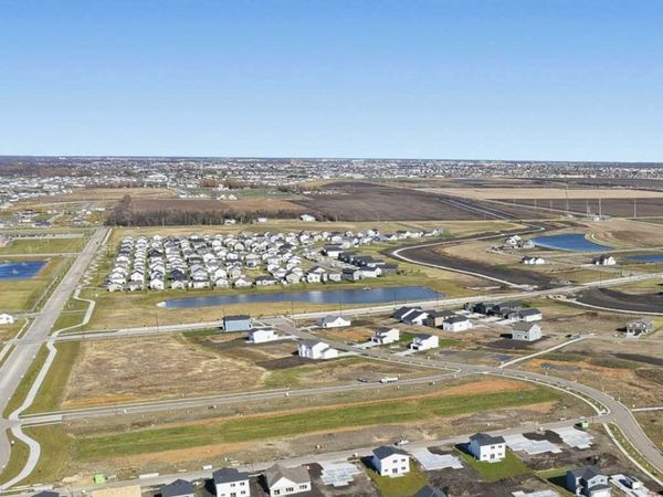 6238 84th Avenue S, Horace, ND 58047