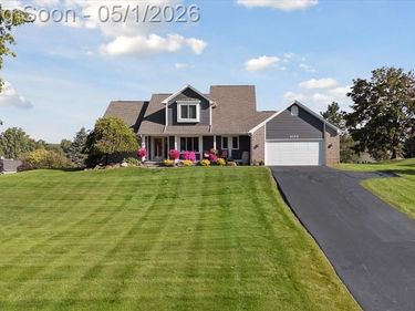 6153 Rosewood Parkway, White Lake Twp, MI 48383