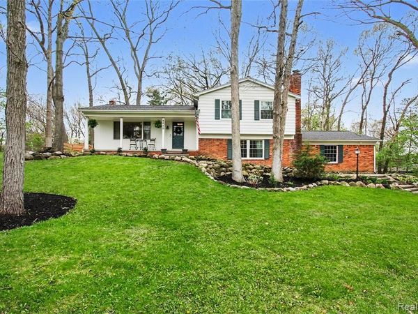 6040 Tall Oak Way, Genoa Twp, MI 48116
