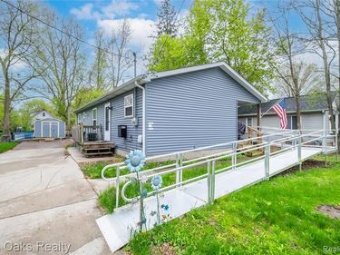 2616 Maryland Avenue, Flint, MI 48506