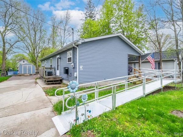 2616 Maryland Avenue, Flint, MI 48506