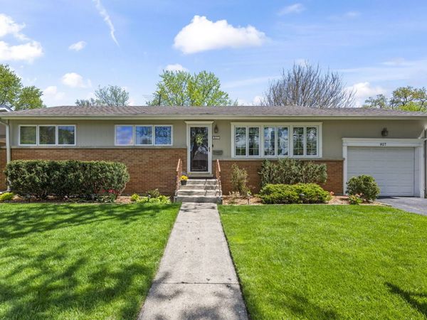 827 N Gibbons Avenue , Arlington Heights, IL 60004