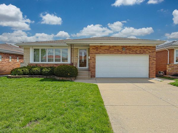 4631 N Reserve Avenue , Chicago, IL 60656