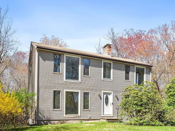19 Orchard Ln, Holliston, MA 01746