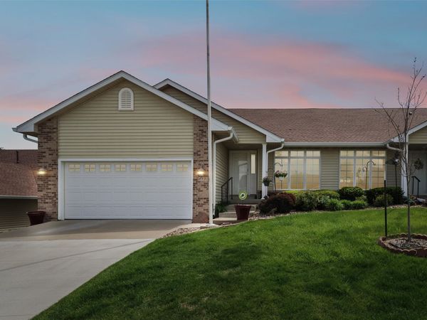 613 Trail Ridge Road, Indianola, IA 50125
