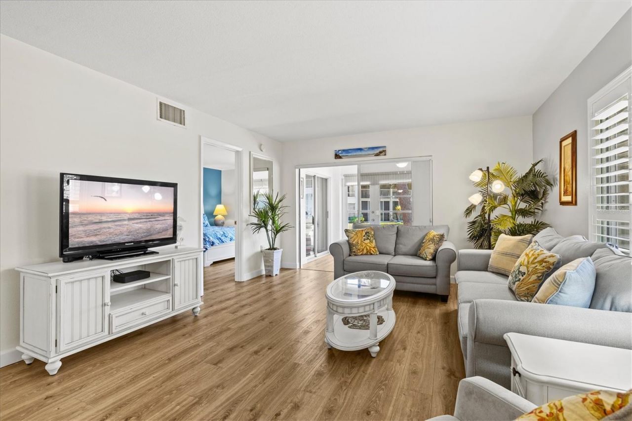 404 Pinebrook Crescent, Unit 4, Venice, FL 34285 Photo