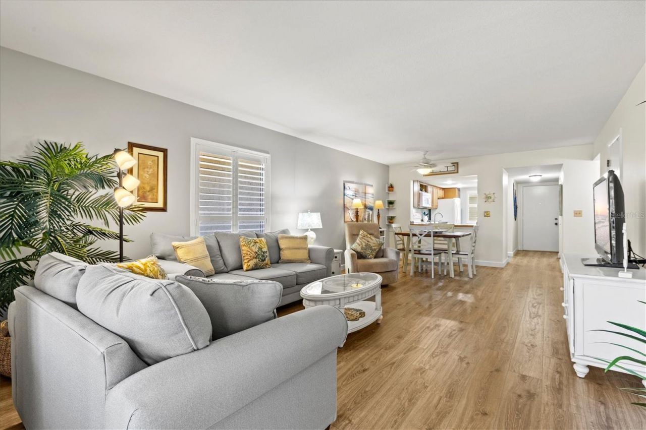 404 Pinebrook Crescent, Unit 4, Venice, FL 34285 Photo