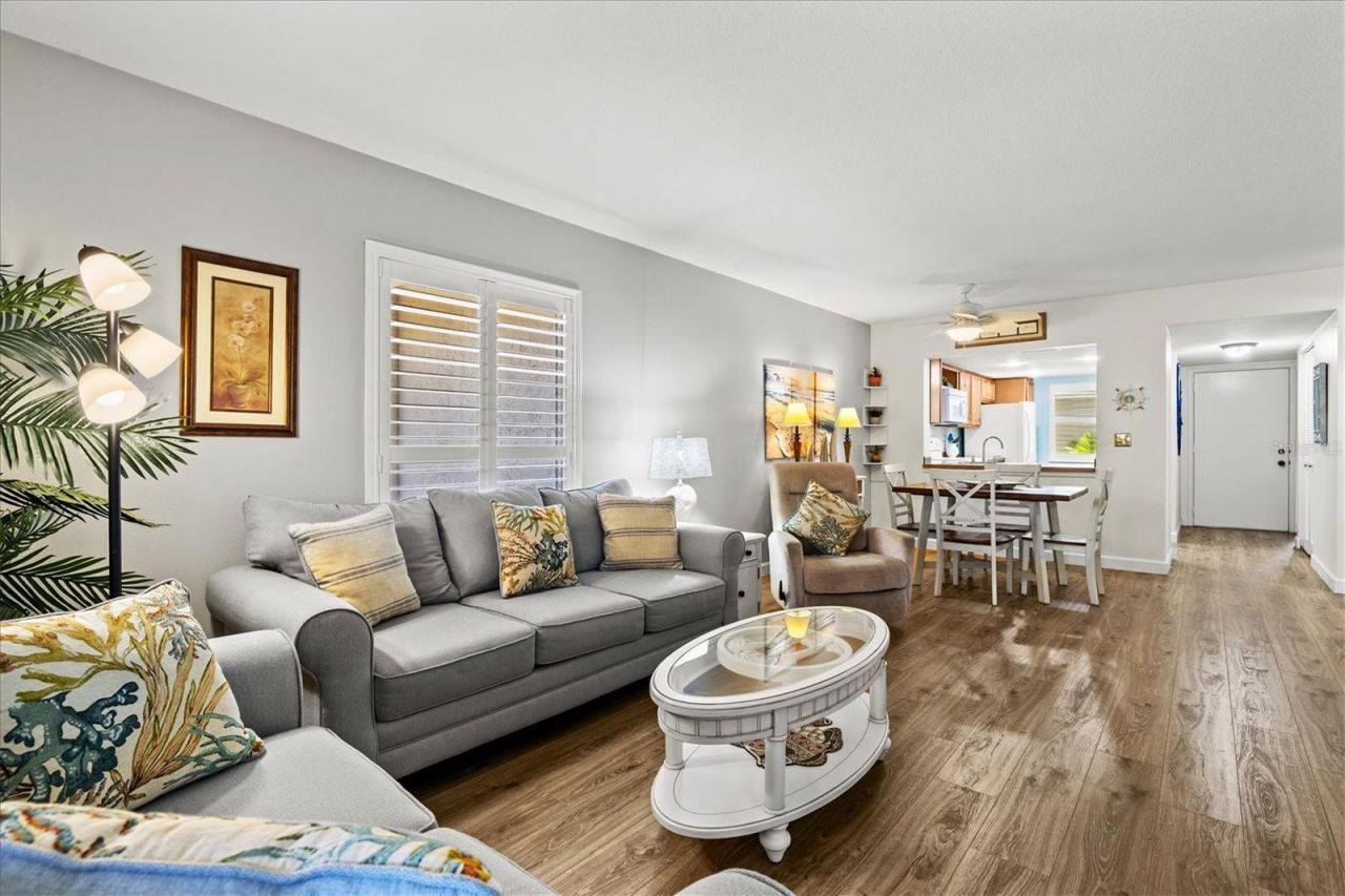 404 Pinebrook Crescent, Unit 4, Venice, FL 34285 Photo