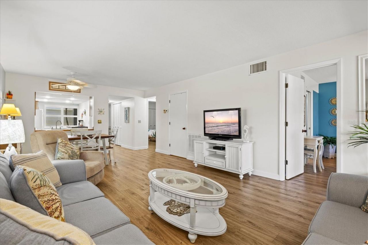 404 Pinebrook Crescent, Unit 4, Venice, FL 34285 Photo