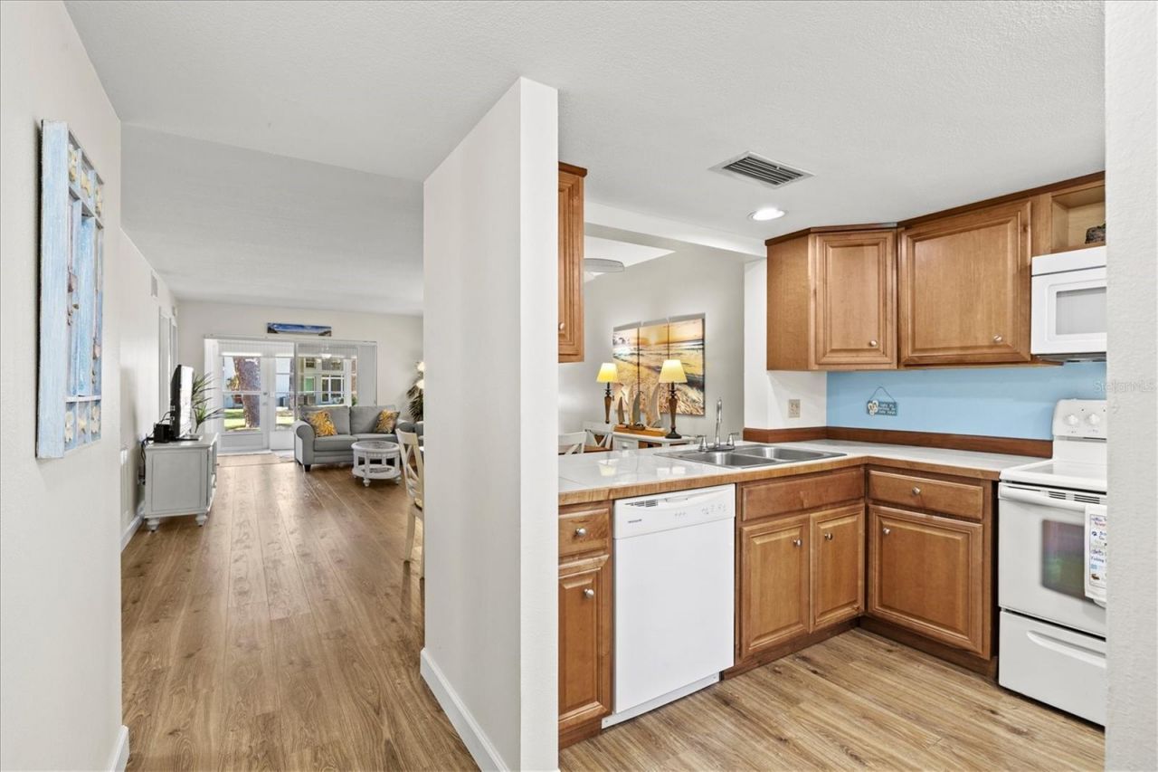 404 Pinebrook Crescent, Unit 4, Venice, FL 34285 Photo