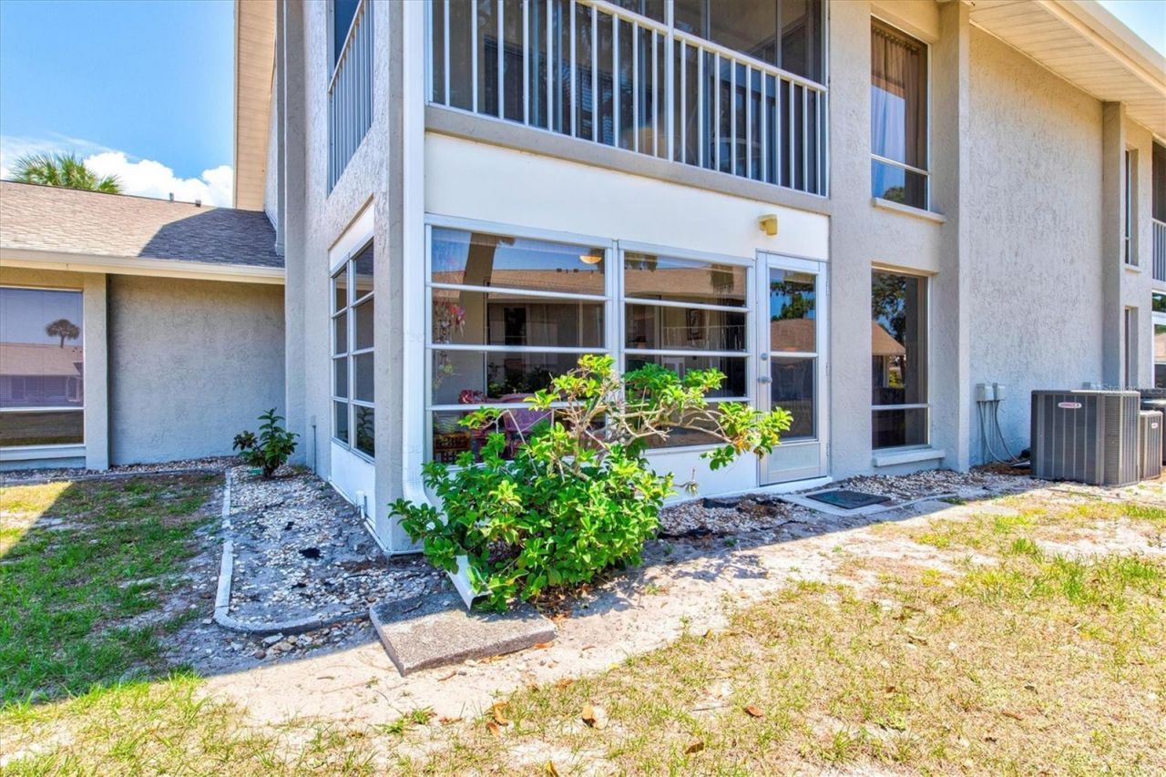 404 Pinebrook Crescent, Unit 4, Venice, FL 34285 Photo