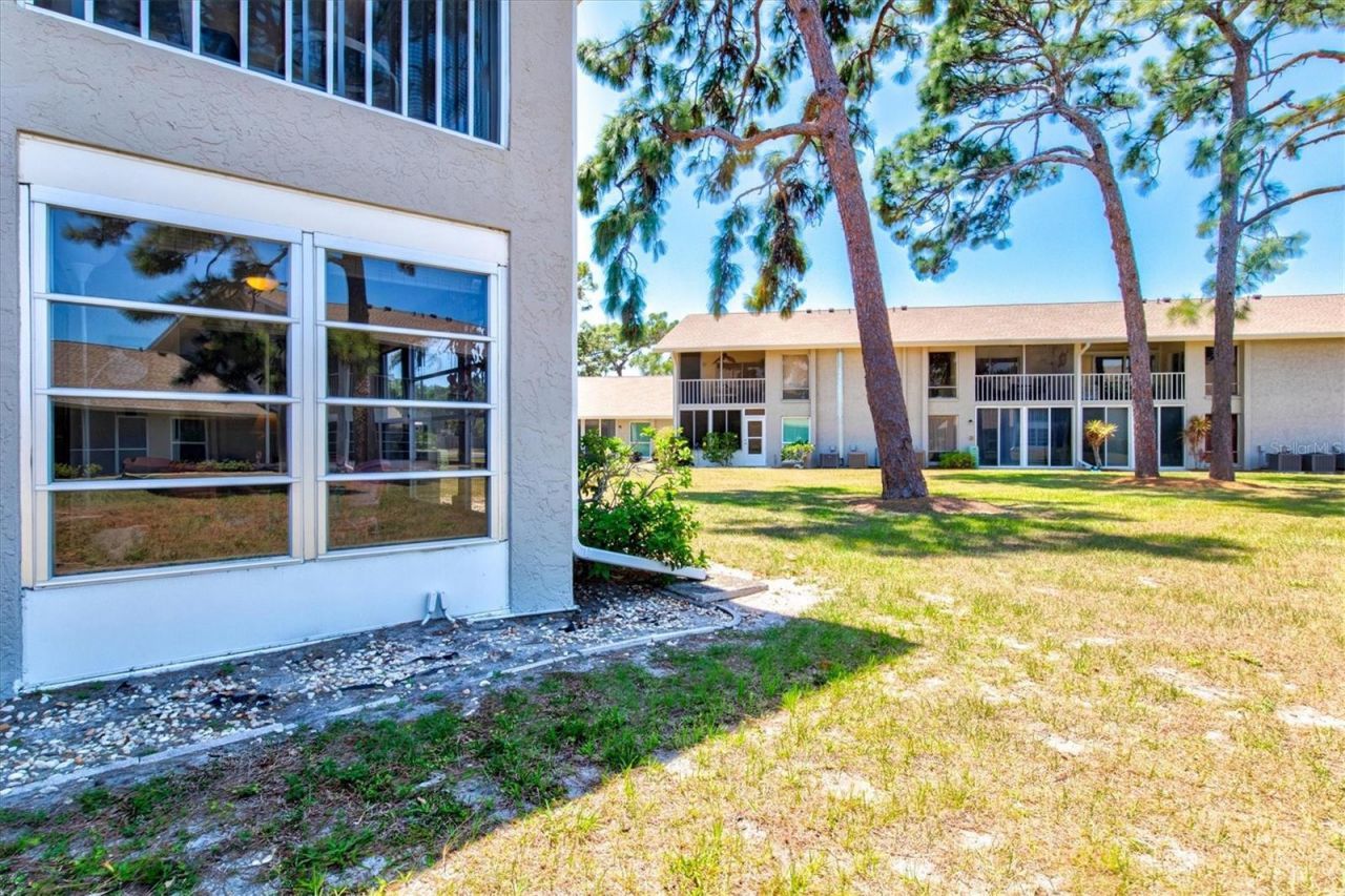 404 Pinebrook Crescent, Unit 4, Venice, FL 34285 Photo