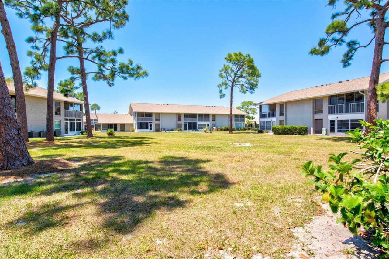 404 Pinebrook Crescent, Unit 4, Venice, FL 34285 Photo
