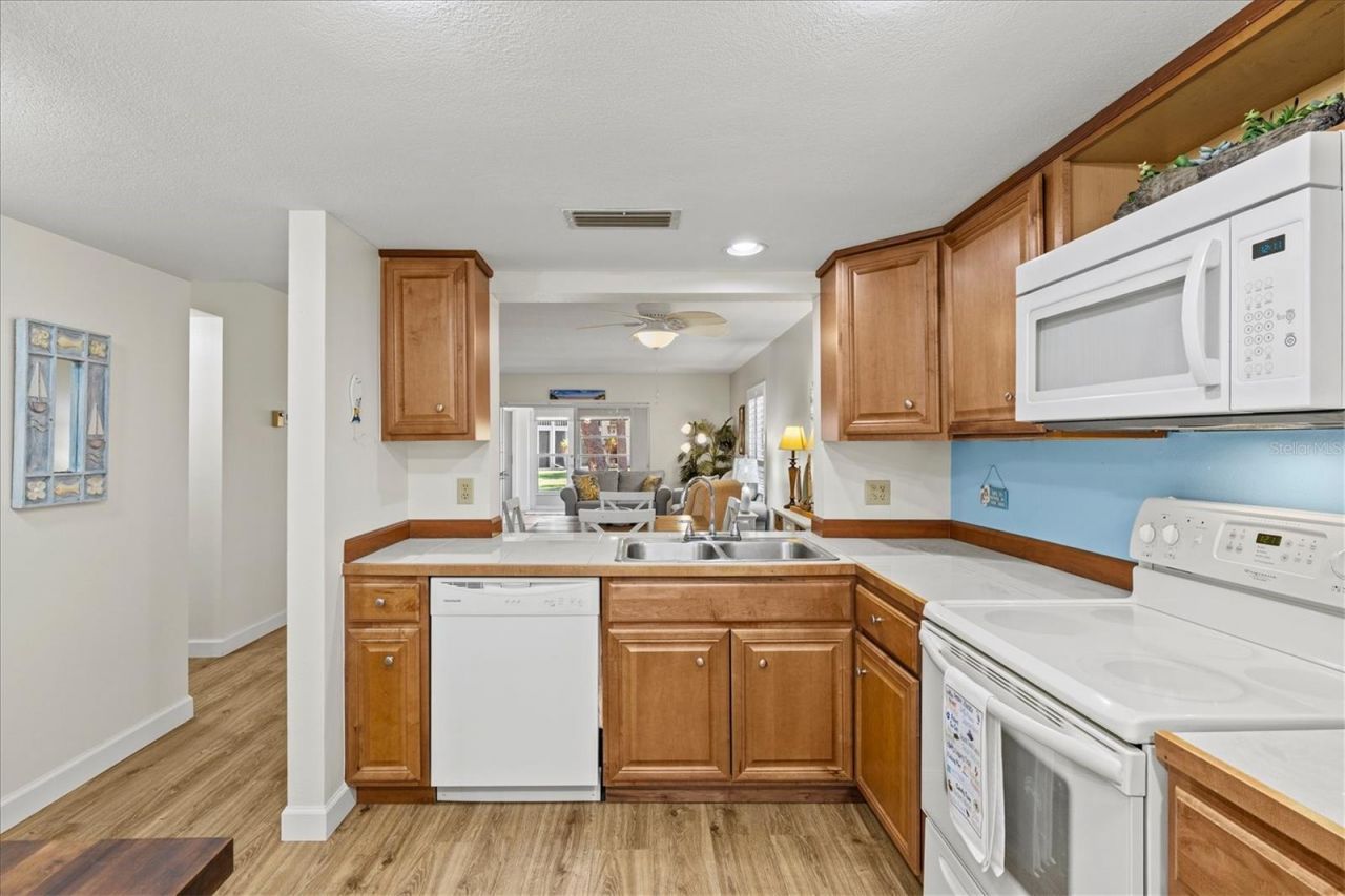 404 Pinebrook Crescent, Unit 4, Venice, FL 34285 Photo
