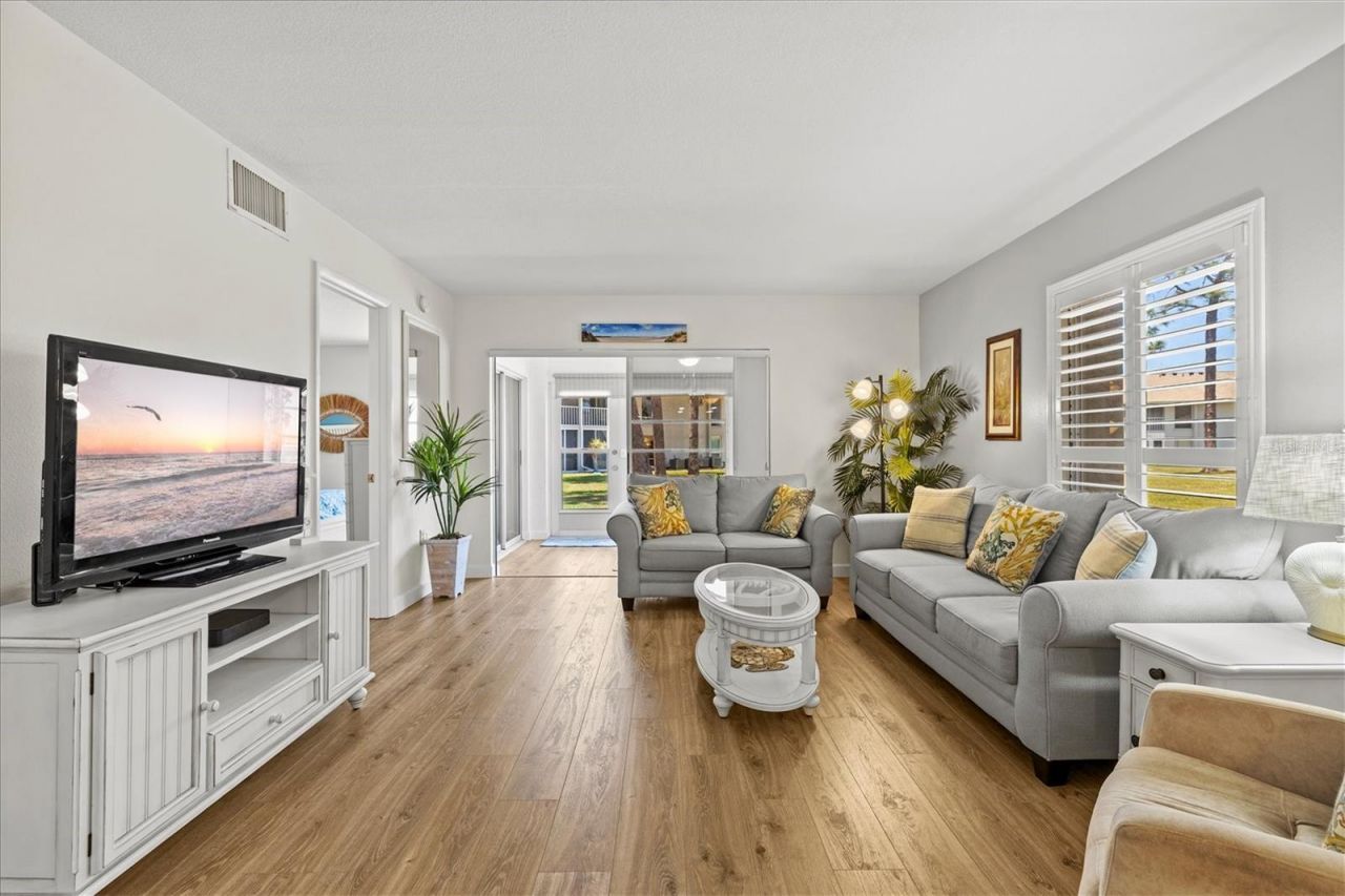 404 Pinebrook Crescent, Unit 4, Venice, FL 34285 Photo