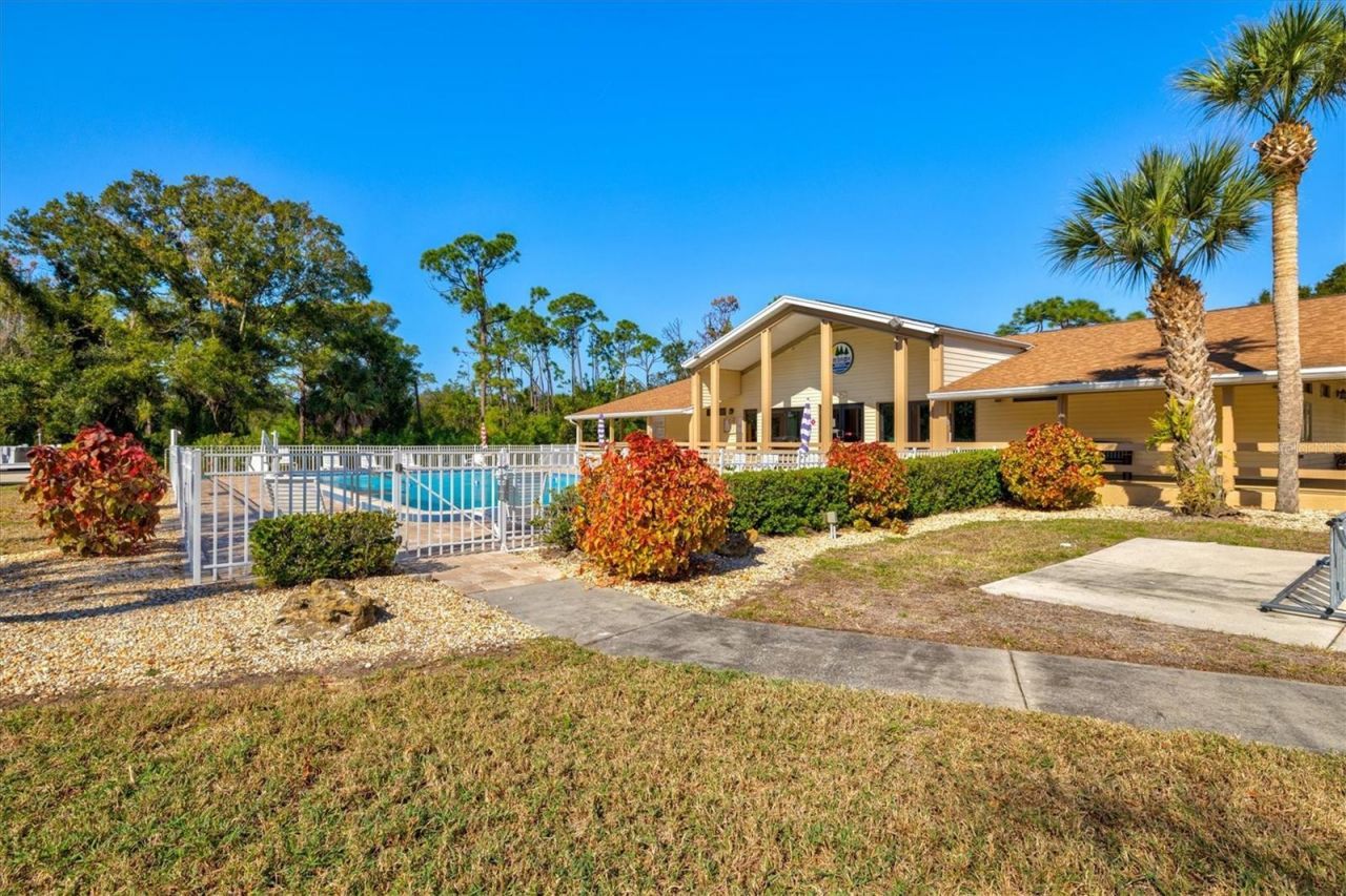 404 Pinebrook Crescent, Unit 4, Venice, FL 34285 Photo
