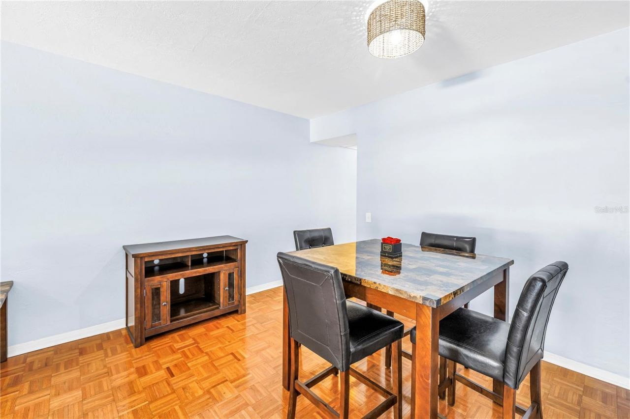 4143 56th Street N, Unit 1006, Kenneth City, FL 33709 Photo
