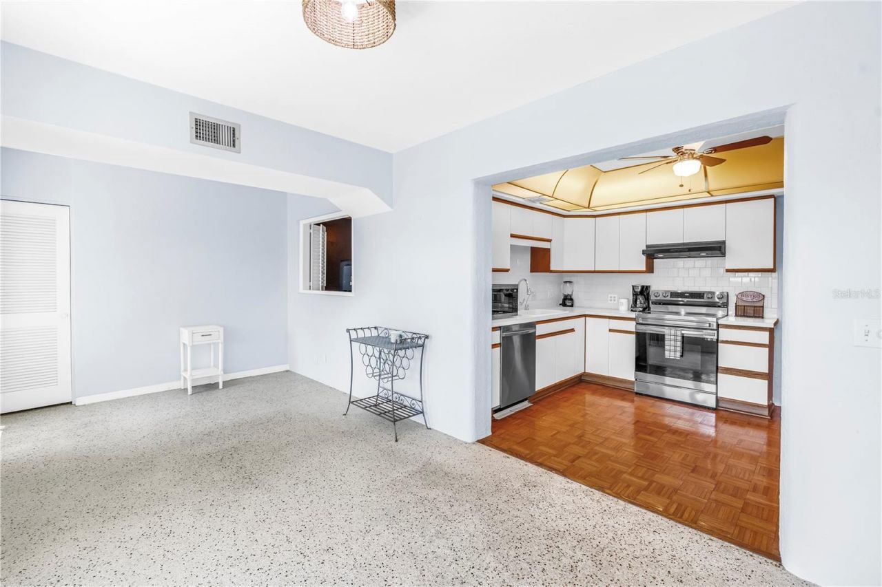 4143 56th Street N, Unit 1006, Kenneth City, FL 33709 Photo