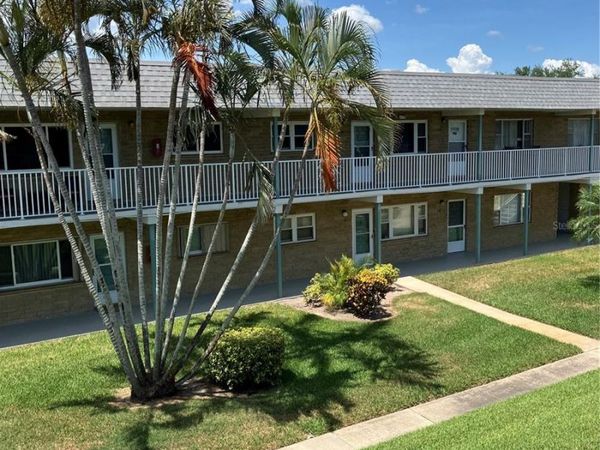 5247 81ST STREET N, Unit 18, ST PETERSBURG, FL 33709