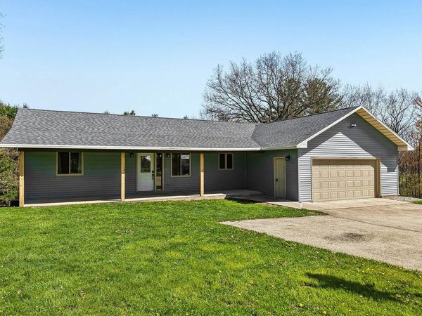 S1214 Town Hall Road, Lyndon Station, WI 53944