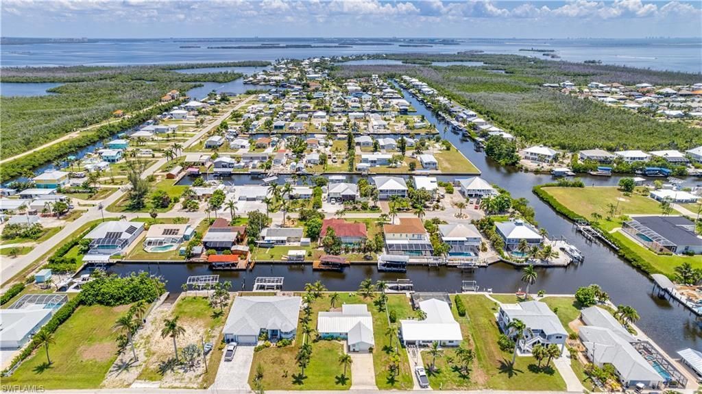 2708 Mangrove St, Saint James City, FL 33956 Photo