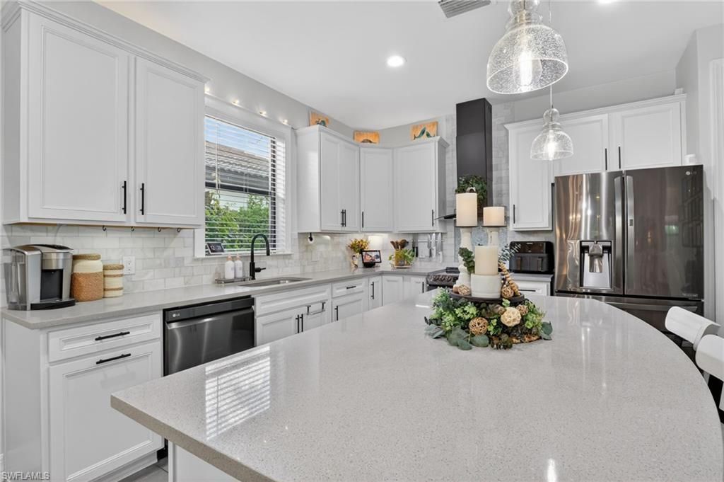 3573 E Hampton Cir, Alva, FL 33920 Photo