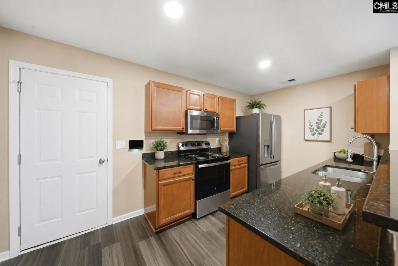 233 Sunday Silence Lane  Photo 14