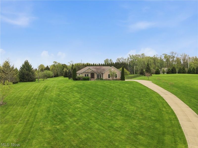 690 Lang Farm Drive, Medina, OH 44256 Photo 2