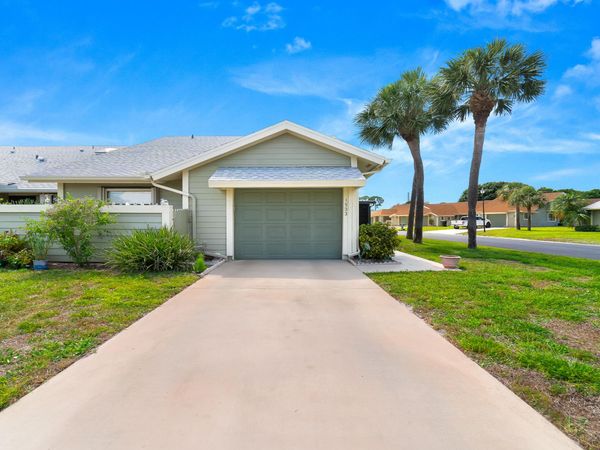 1533 SE Crayrich Court, Port St. Lucie, FL 34952