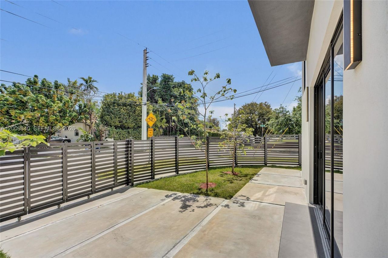 2411 SW 16th Terrace , Unit A, Miami, FL 33145 Photo