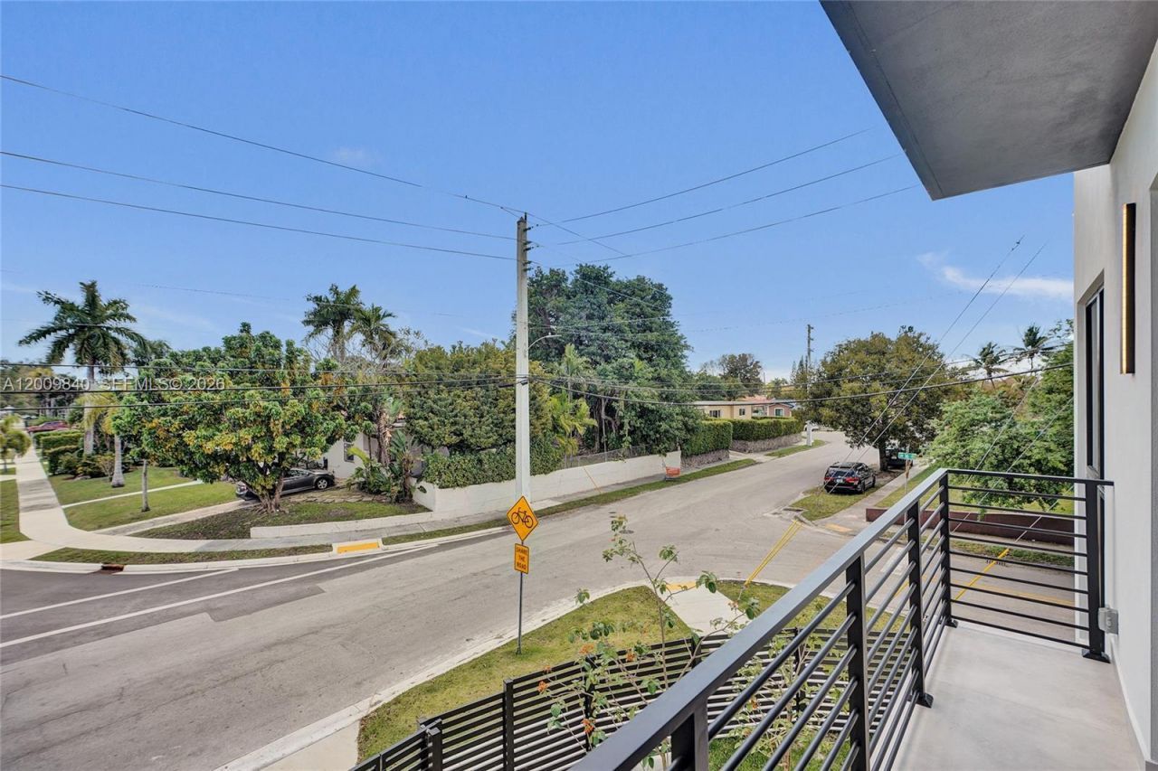 2411 SW 16th Terrace , Unit A, Miami, FL 33145 Photo