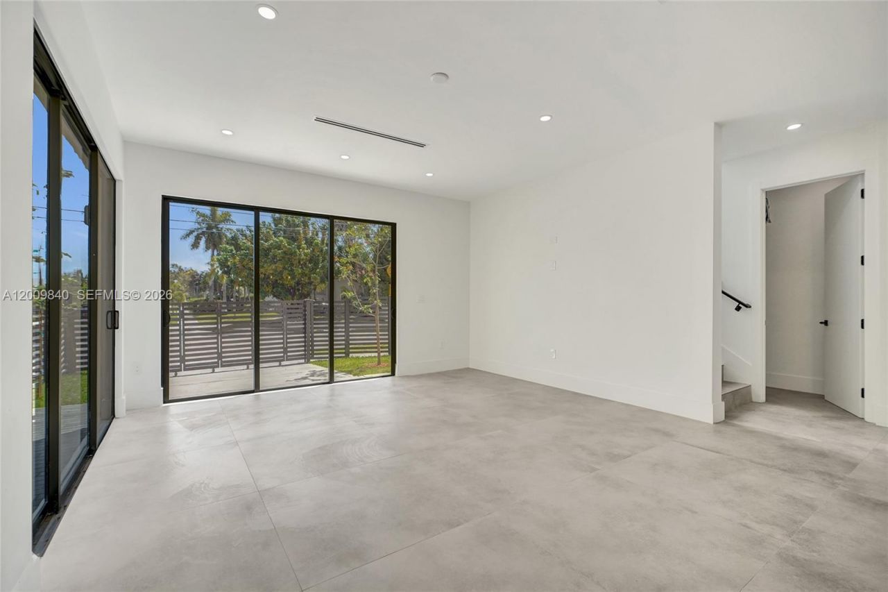 2411 SW 16th Terrace , Unit A, Miami, FL 33145 Photo