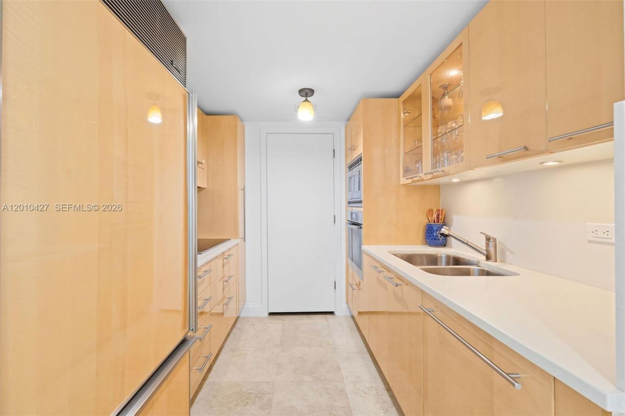 6801 Collins , Unit 1215, Miami Beach, FL 33141 Photo