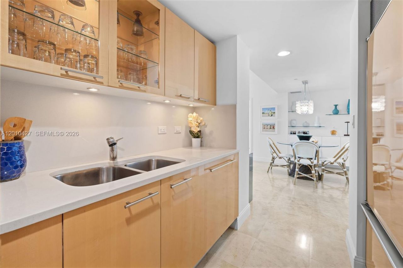 6801 Collins , Unit 1215, Miami Beach, FL 33141 Photo