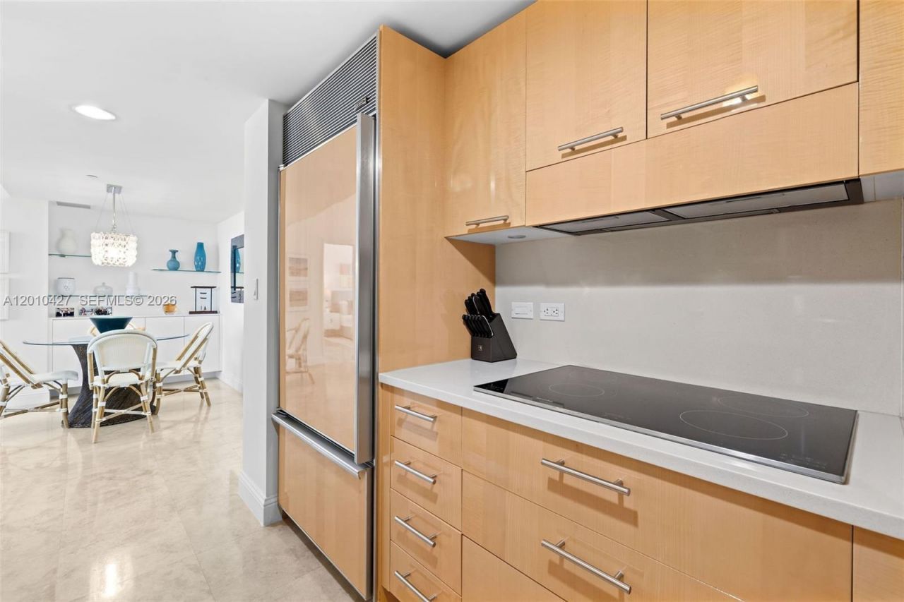 6801 Collins , Unit 1215, Miami Beach, FL 33141 Photo