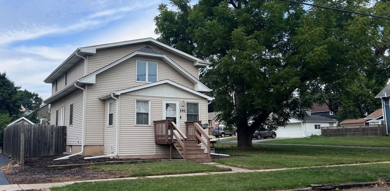 141 N Lord Avenue , Carpentersville, IL 60110 Main Photo