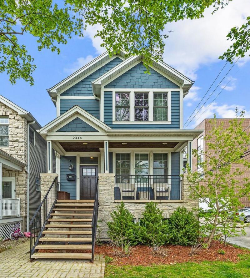 2414 W Berteau Avenue, Chicago, IL 60618 Main Photo