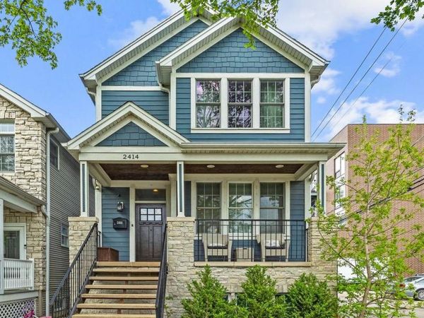 2414 W Berteau Avenue , Chicago, IL 60618