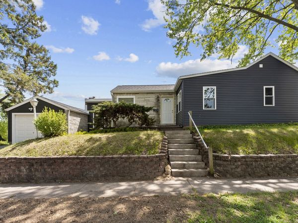 3724 N Sturdevant Street, Davenport, IA 52806