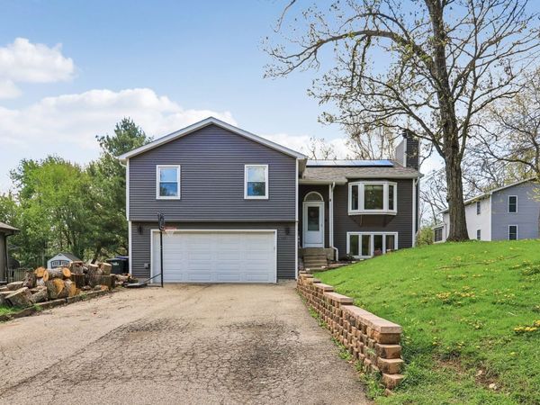 1011 Ridgewood Avenue , McHenry, IL 60050