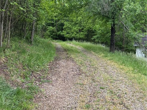 160 Margy Lane, South Charleston, WV 25309