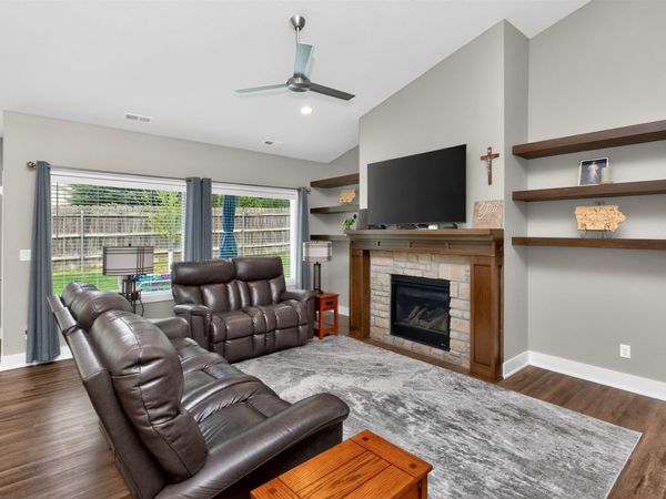 135 SE Silver Pointe Drive, Waukee, IA 50263