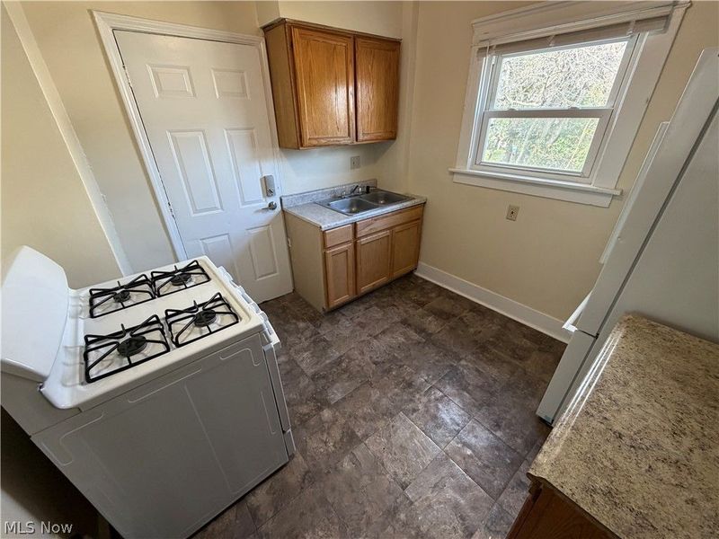 488 Alexander Street, Akron, OH 44306 Photo 11