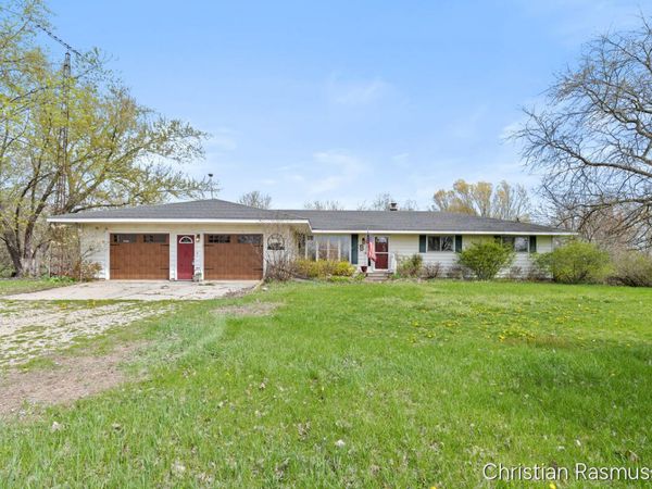 7208 W Dickerson Lake Road, Greenville, MI 48838