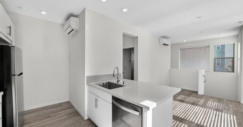 272 Box Ln, Sacramento, CA 95818 Photo