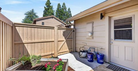 8165 Rose Vine Ln, Fair Oaks, CA 95628 Photo