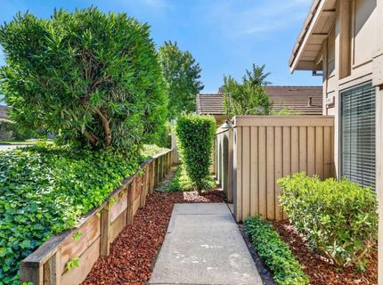 8165 Rose Vine Ln, Fair Oaks, CA 95628 Photo