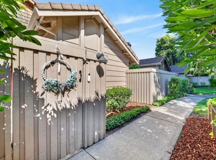 8165 Rose Vine Ln, Fair Oaks, CA 95628 Photo