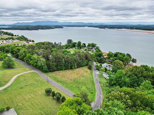 1107 Evergreen Trl , Dandridge, TN 37725